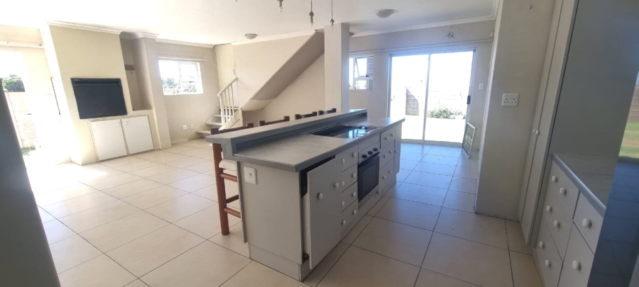 To Let 3 Bedroom Property for Rent in Jeffreys Bay Central Eastern Cape